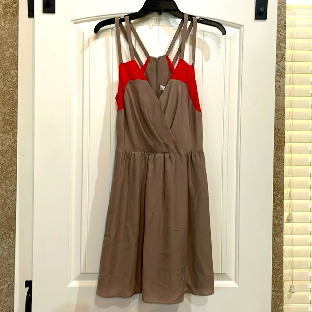 BCBGeneration size 6 dress w/pockets and lining